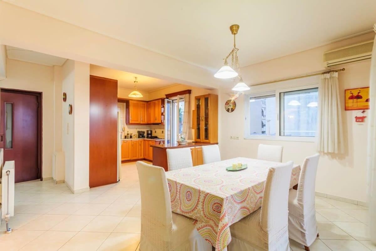 Spacious Urban Haven-Family Home, Perfect Location Каламата Екстер'єр фото