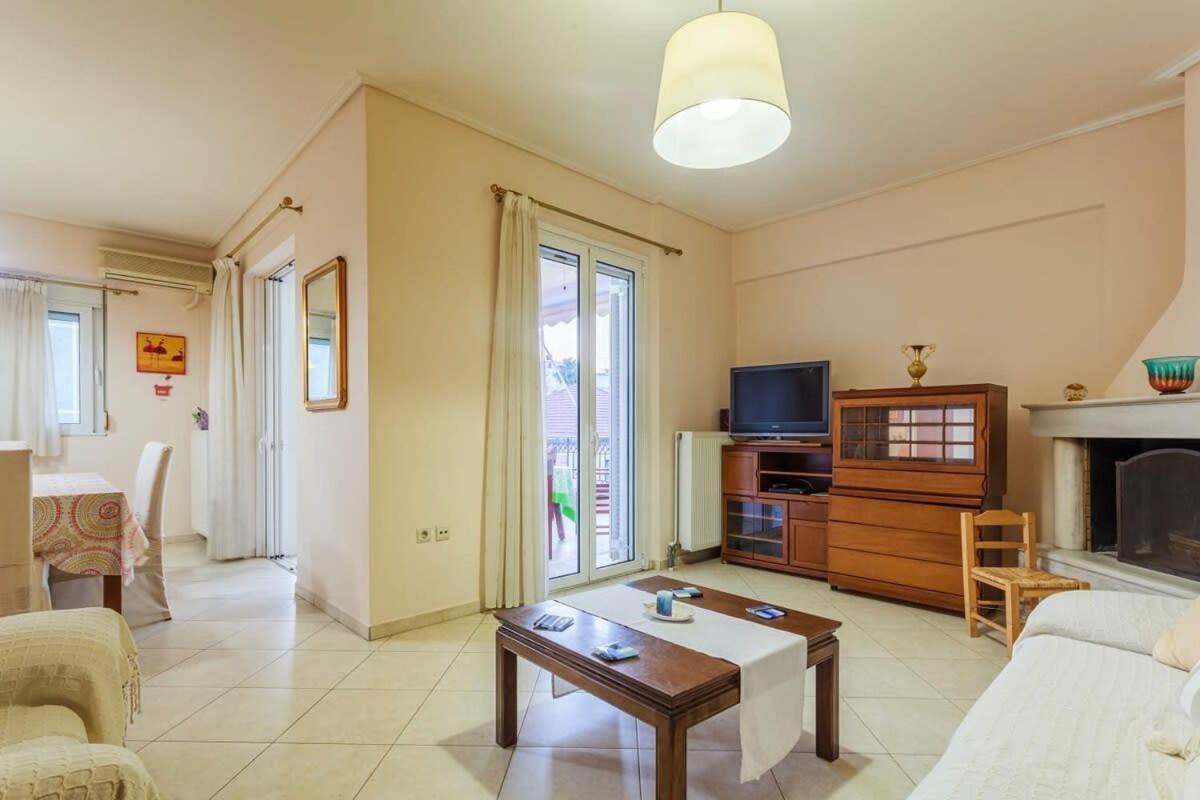 Spacious Urban Haven-Family Home, Perfect Location Каламата Екстер'єр фото