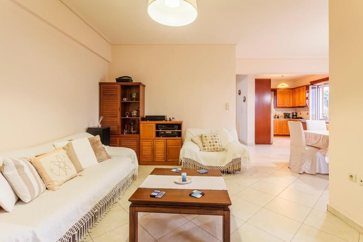 Spacious Urban Haven-Family Home, Perfect Location Каламата Екстер'єр фото
