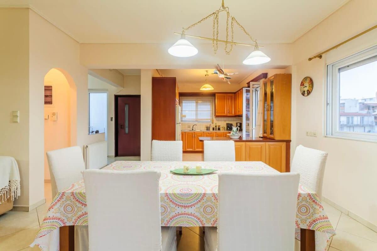 Spacious Urban Haven-Family Home, Perfect Location Каламата Екстер'єр фото