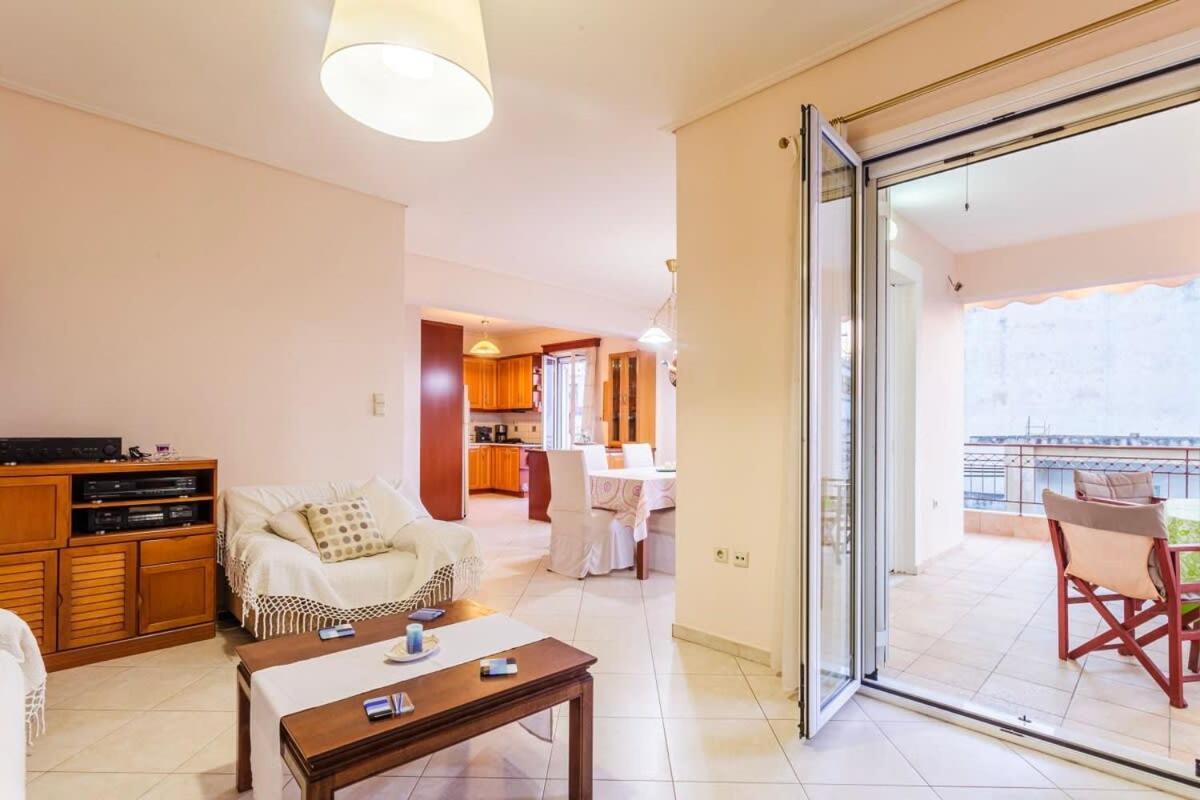 Spacious Urban Haven-Family Home, Perfect Location Каламата Екстер'єр фото