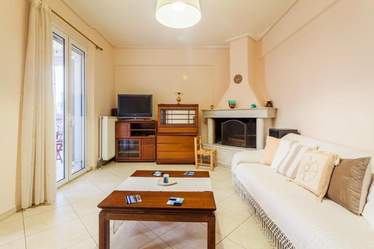 Spacious Urban Haven-Family Home, Perfect Location Каламата Екстер'єр фото