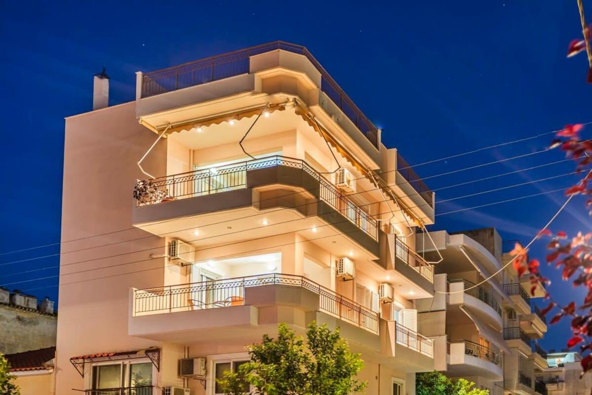 Spacious Urban Haven-Family Home, Perfect Location Каламата Екстер'єр фото